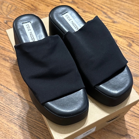 Steve Madden Slinky Sandal - Picture 1 of 3